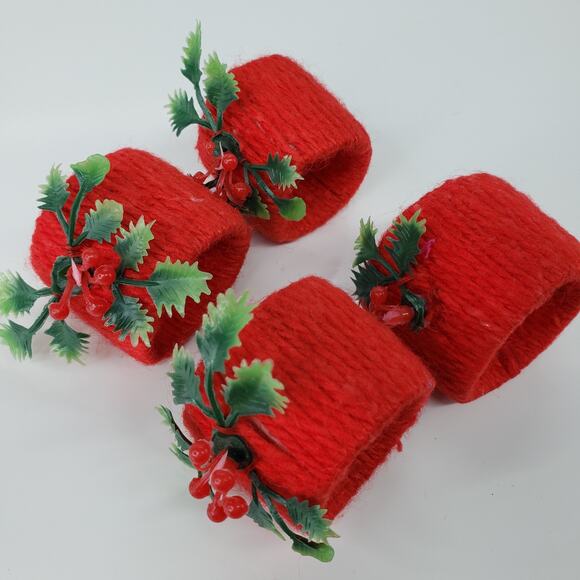 Vintage 1970s ? MCM 4 Napkin Rings Yarn Wrap Red Plastic Holly Christmas Holiday - Picture 3 of 9